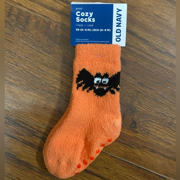 Old Navy Other - Old Navy Halloween 1‎ Pair Orange Spider Non Slip Socks Size XS 0-6m NWT